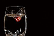 茅臺鎮(zhèn)貼牌酒亂象調(diào)查：西鳳不帶酒、汾酒集團≠杏花村