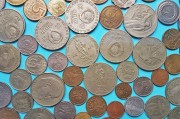 越南盾在國(guó)際貨幣體系中的地位如何？這種地位對(duì)越南經(jīng)濟(jì)有何影響？