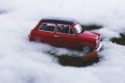 大利好！車市、股市都“沸騰”了！汽車以舊換新補貼來了，買新能源乘用車補2萬元！有車企已迅速跟進