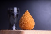 夢到吃爆米花，寓意與解讀，夢到吃爆米花的寓意與解讀