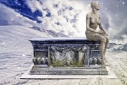 夢(mèng)到上墳的寓意與解讀，夢(mèng)到上墳的寓意與解讀