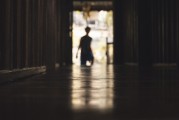 夢魘之影，被壞人抓住的驚魂夜