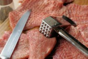 夢(mèng)到吃豬肉的寓意與解析，夢(mèng)到吃豬肉的寓意與解析