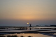夢中的墳?zāi)怪i，夢中的墳?zāi)怪i，探尋夢境深處的秘密