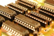 美國宣布對(duì)筆記本電腦、智能手機(jī)、集成電路等豁免征收“對(duì)等關(guān)稅”