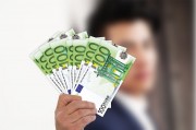 賣(mài)保險(xiǎn)不香了嗎？4年少了600萬(wàn)從業(yè)人員