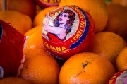 泉陽泉：公司產(chǎn)品為預(yù)包裝食品，而非散裝食品