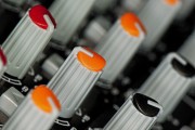 美股異動 | 騰訊音樂(TME.US)漲逾3% 機構：行業(yè)有望通過版權拓展實現(xiàn)流量與付費雙增長