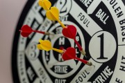 康泰納研究重申美國(guó)超微公司的超配評(píng)級(jí)，維持目標(biāo)股價(jià)180美元。