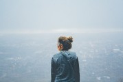 夢回故里，與已故母親重逢，夢回故里，重逢已故母親
