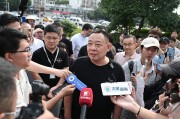 連發(fā)11條動(dòng)態(tài)！于東來(lái)發(fā)聲：大家不要擔(dān)心我，若干年后，胖東來(lái)不是什么傳奇也不是神話(huà)