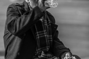 夢中老人離世，現(xiàn)實中的感悟，夢中老人離世，現(xiàn)實中的心靈覺醒
