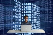 邱曉華：預(yù)計(jì)四季度經(jīng)濟(jì)增長有可能達(dá)到4.8%，甚至不排除接近5%
