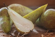 夢(mèng)到吃梨的寓意與解讀，夢(mèng)到吃梨的寓意與解析