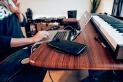哈佛大學教授Jason Furman：人工智能不是在取代人類，而是與人類互補和合作