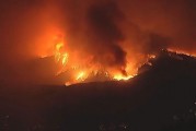 上萬座建筑被燒，經(jīng)濟(jì)損失超萬億！美國加州山火持續(xù)肆虐，拜登發(fā)聲，小特朗普炮轟