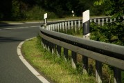 阿聯(lián)酋發(fā)布新交通法規(guī)，強化自動駕駛使用與道路安全