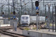 夢(mèng)中的火車之旅，歸家的思緒與期盼