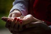 揭秘定制婚戒網(wǎng)站排名，如何挑選心儀的珠寶伴侶，定制婚戒網(wǎng)站大揭秘，挑選珠寶伴侶指南