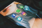 首先，你需要有一個(gè)Instagram ID。你可以在Instagram官方網(wǎng)站上找到這個(gè)ID，或者在你的手機(jī)應(yīng)用中輸入它來(lái)獲取，如何獲得Instagram ID