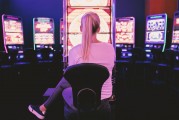 女生免費(fèi)游戲換裝攻略，讓你在游戲中更加酷炫，3款女生免費(fèi)換裝游戲推薦，讓裝扮變得更具個(gè)性