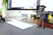 在互聯(lián)網(wǎng)技術(shù)日益普及的今天，網(wǎng)站的安全性已經(jīng)成為了互聯(lián)網(wǎng)用戶的普遍關(guān)注焦點(diǎn)。其中，防ddos攻擊是一個(gè)重要的防御措施。DDoS攻擊是指通過大量請求或連接對目標(biāo)服務(wù)器造成過高負(fù)載，從而導(dǎo)致系統(tǒng)崩潰。本文將詳細(xì)探討網(wǎng)站如何選擇和安裝防ddos插件，以及如何設(shè)置防ddos保護(hù)。，關(guān)于防ddos攻擊，如何選擇、安裝和配置防ddos插件與防護(hù)