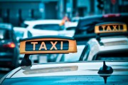一款讓你在開車時也能快樂的游戲——駕駛模擬器，一鍵啟動刺激駕駛，駕車模擬器帶你暢游真實的道路環(huán)境