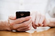 “霸總短劇”瘋狂收割銀發(fā)族，半月談：拿什么拯救嗑劇老人