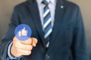 如何在Facebook上創(chuàng)建一個強(qiáng)大的個人品牌并成功推廣你的產(chǎn)品和服務(wù)？，五個步驟教你如何打造成功的個人品牌并在Facebook上推廣產(chǎn)品和服務(wù)