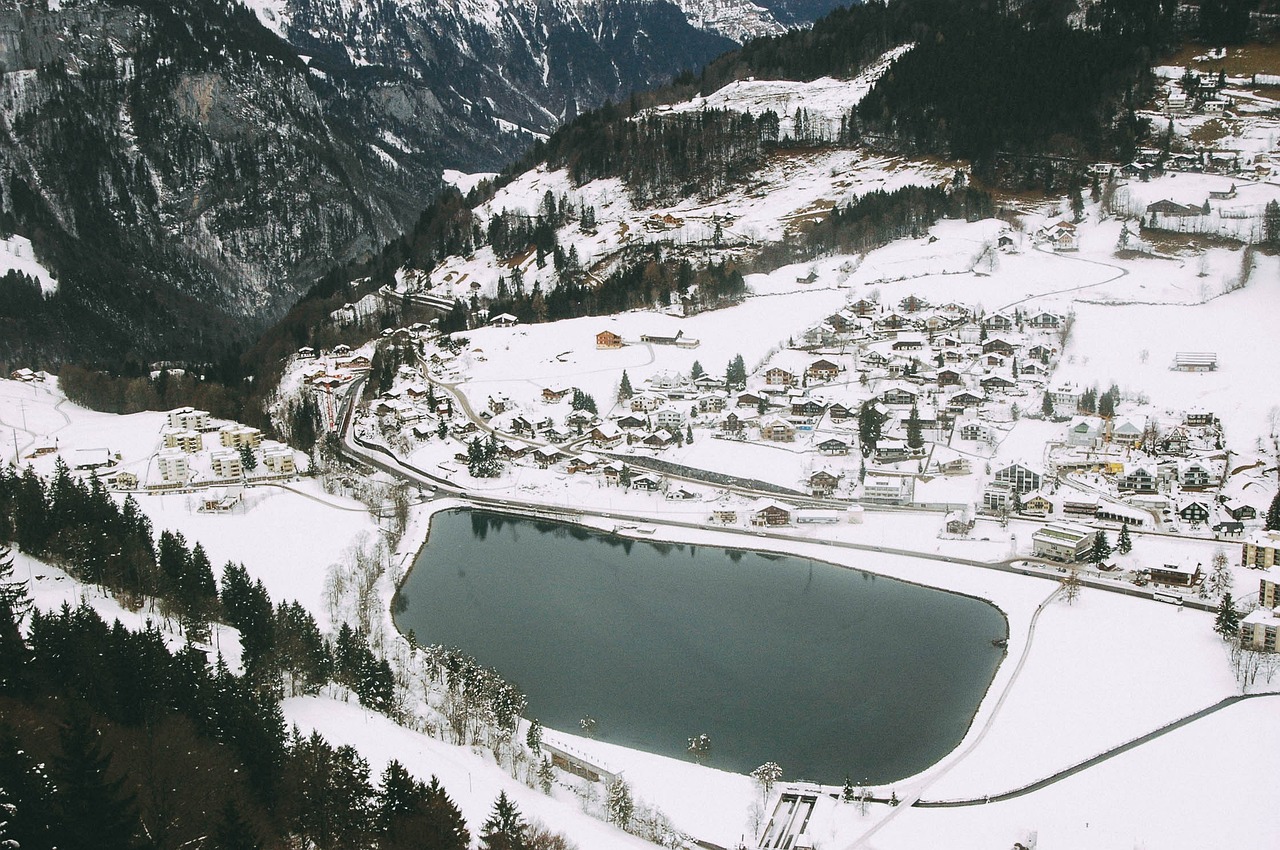 夢(mèng)到掃雪，一場(chǎng)與冬日雪景的邂逅