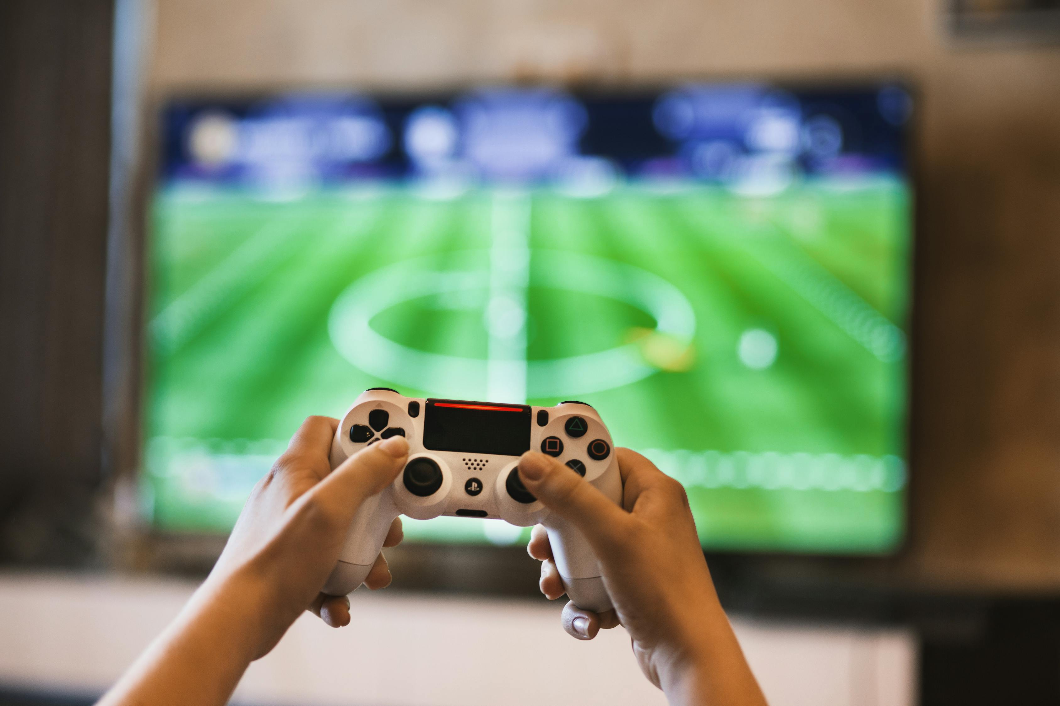 港版PS4并非沒(méi)有免費(fèi)游戲。在港版PS4上，玩家可以選擇付費(fèi)購(gòu)買游戲來(lái)獲得更多的功能和游戲資源。以下是港版PS4的一些免費(fèi)游戲供你選擇。