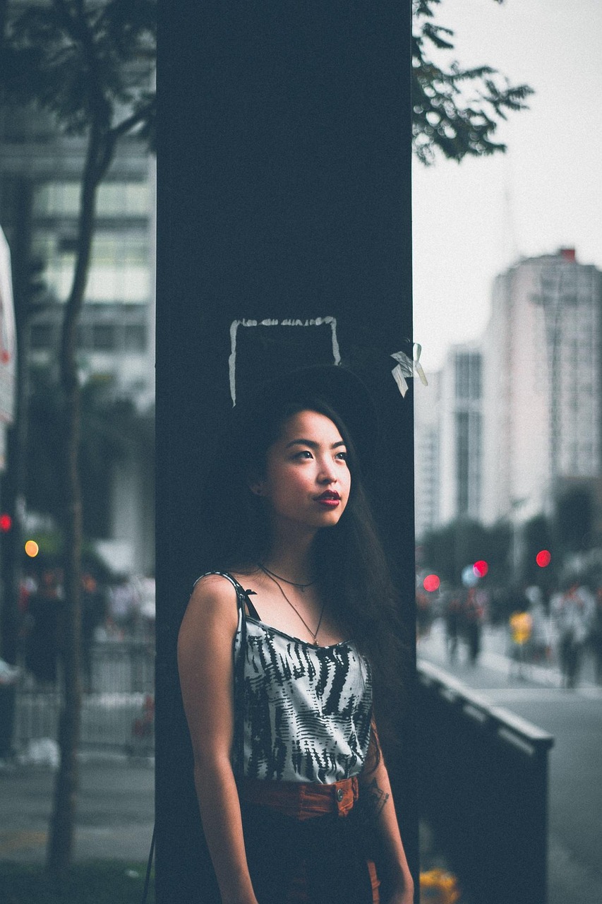 2023年度女性時(shí)尚網(wǎng)站排名解析，潮流風(fēng)向標(biāo)下的美麗盛宴