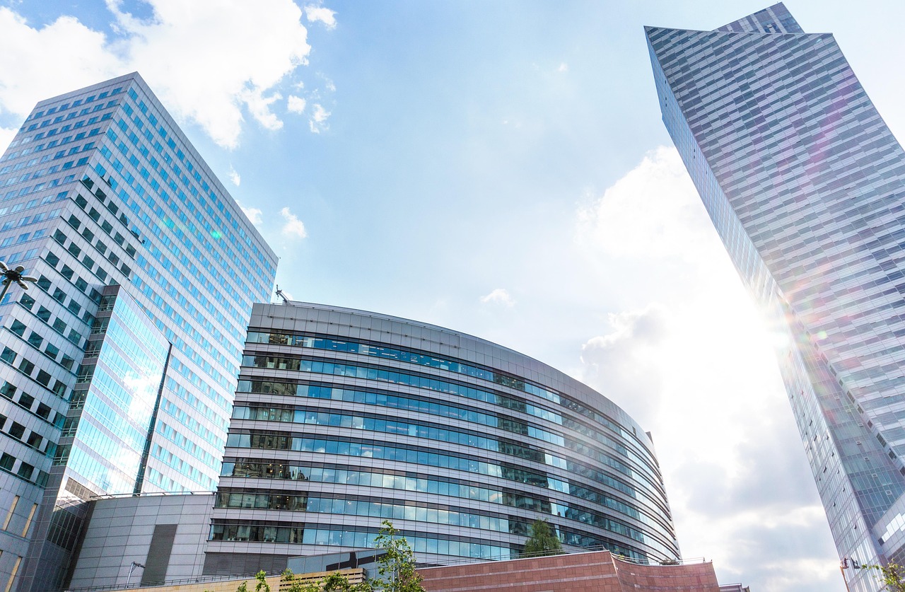 海南礦業(yè):海南礦業(yè)股份有限公司關(guān)于增資參股洛陽豐瑞氟業(yè)有限公司的公告