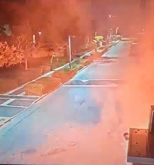 快訊！外媒：兩枚照明彈落入內(nèi)塔尼亞胡住所院子里，3名嫌疑人被捕