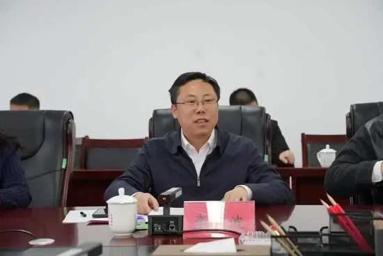 攜手打造政校企科技創(chuàng)新平臺(tái)！貴州理工學(xué)院與六盤(pán)水市政府簽署合作協(xié)議