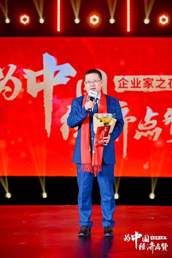 秦朔：沒有比腳更長的路，也沒有比攀登者更高的山