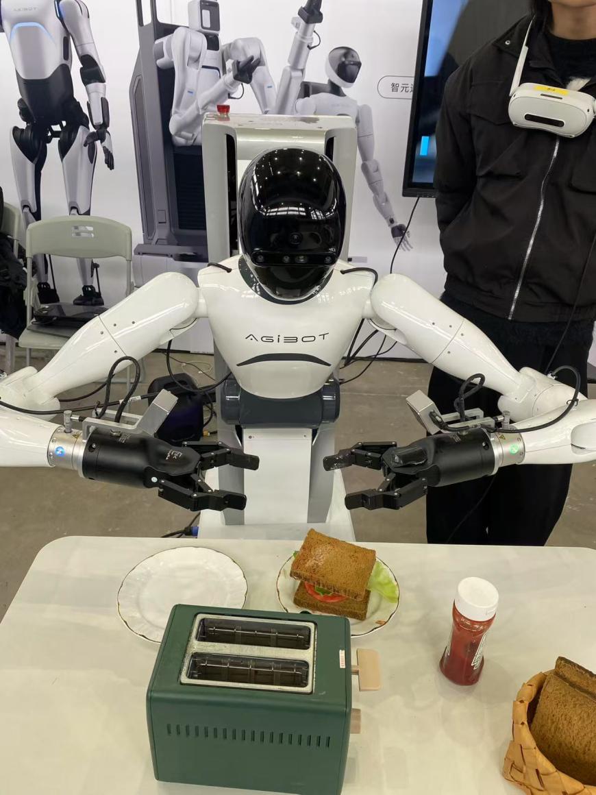 人形機器人哪家強？宇樹、智元、星海圖、開普勒等同臺競技
