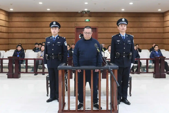 維持死刑，中國(guó)華融國(guó)際控股公司原總經(jīng)理白天輝二審宣判