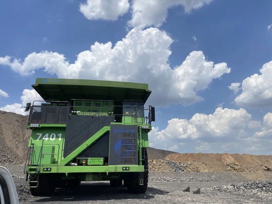 全球首臺！禾望變頻器助力220T純電動礦用自卸車下線