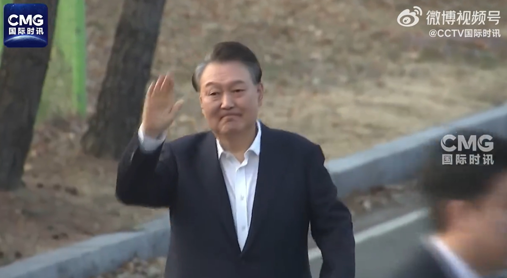 被捕滿52天后，韓國(guó)總統(tǒng)尹錫悅被釋放！最大在野黨黨鞭曾稱：若檢察機(jī)關(guān)釋放尹錫悅，就是背叛國(guó)民