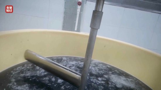 3·15晚會(huì)丨“保水蝦仁”，浮出水面！1斤蝦仁7兩冰……