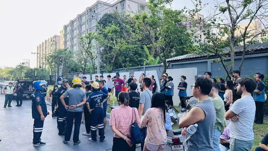 “相當(dāng)于約一千顆原子彈”！強(qiáng)震后的緬甸曼德勒40℃高溫，中國翡翠商人擠在后備廂緊急逃難