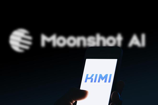 月之暗面重返基模戰(zhàn)場：發(fā)布首個開源萬億模型，押注“模型即Agent”