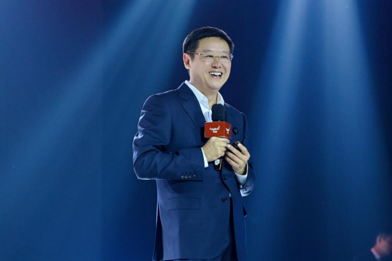 珍酒李渡吳向東直播首秀全網(wǎng)最熱，牛市啤酒重磅上新