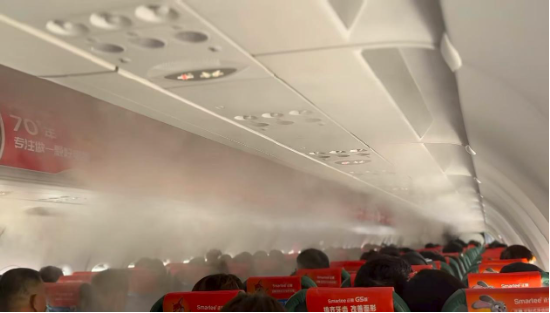 15元毛毯風(fēng)波：春秋航空一邊“喊冤”，一邊狂賺22億